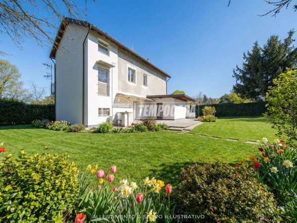 casa indipendente in vendita a Cairate