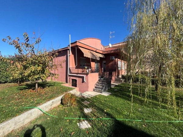 casa indipendente in vendita a Cairate