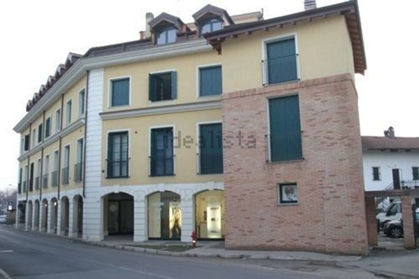 appartamento in vendita a Cairate in zona Bolladello