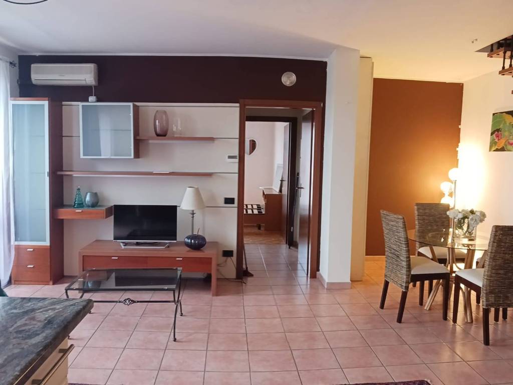 appartamento in vendita a Cairate in zona Bolladello