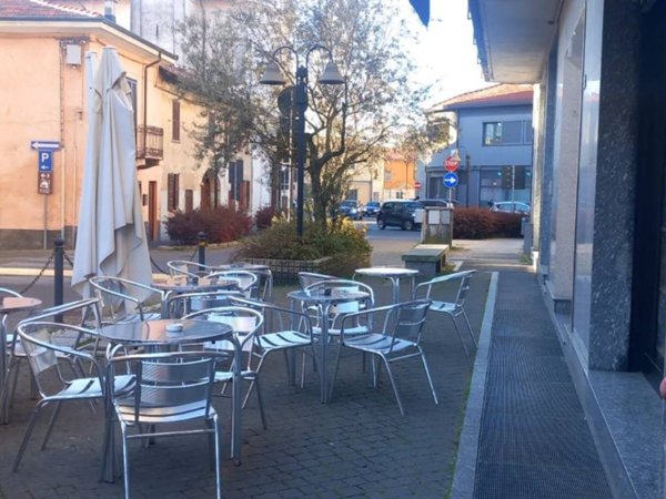 negozio in vendita a Cairate