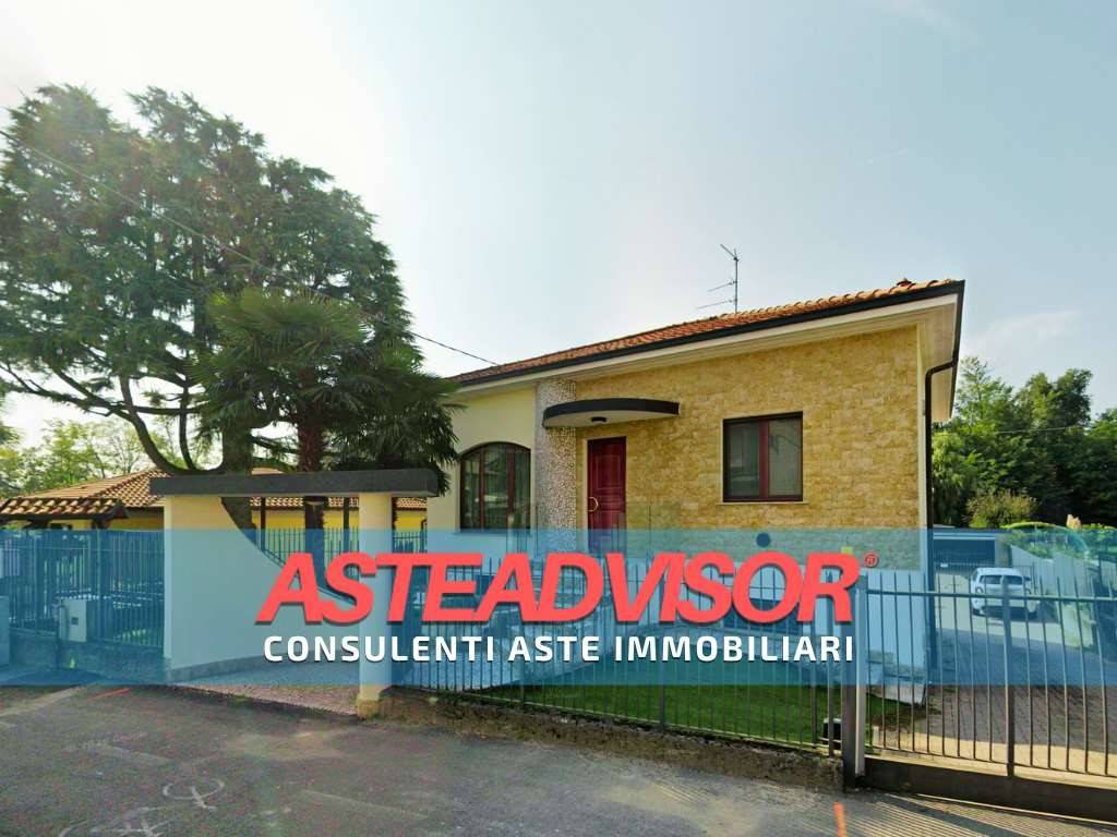 casa indipendente in vendita a Cairate