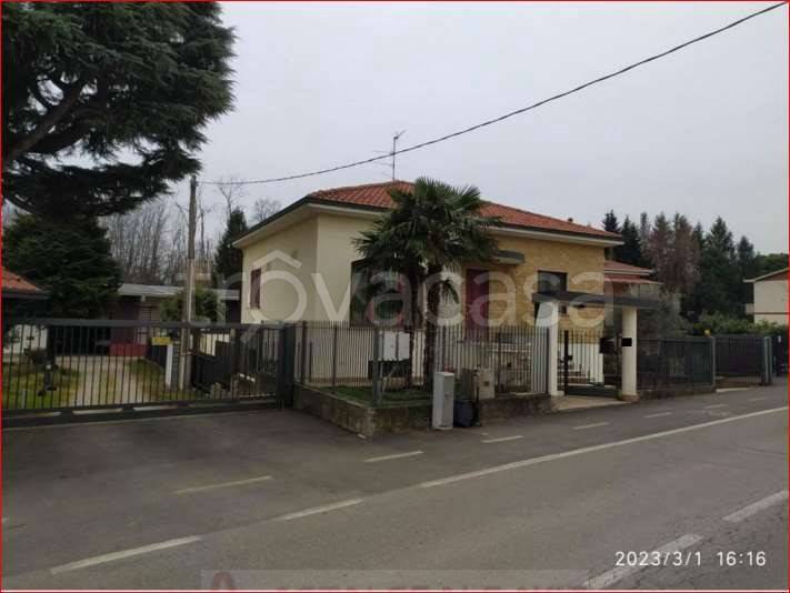 casa indipendente in vendita a Cairate
