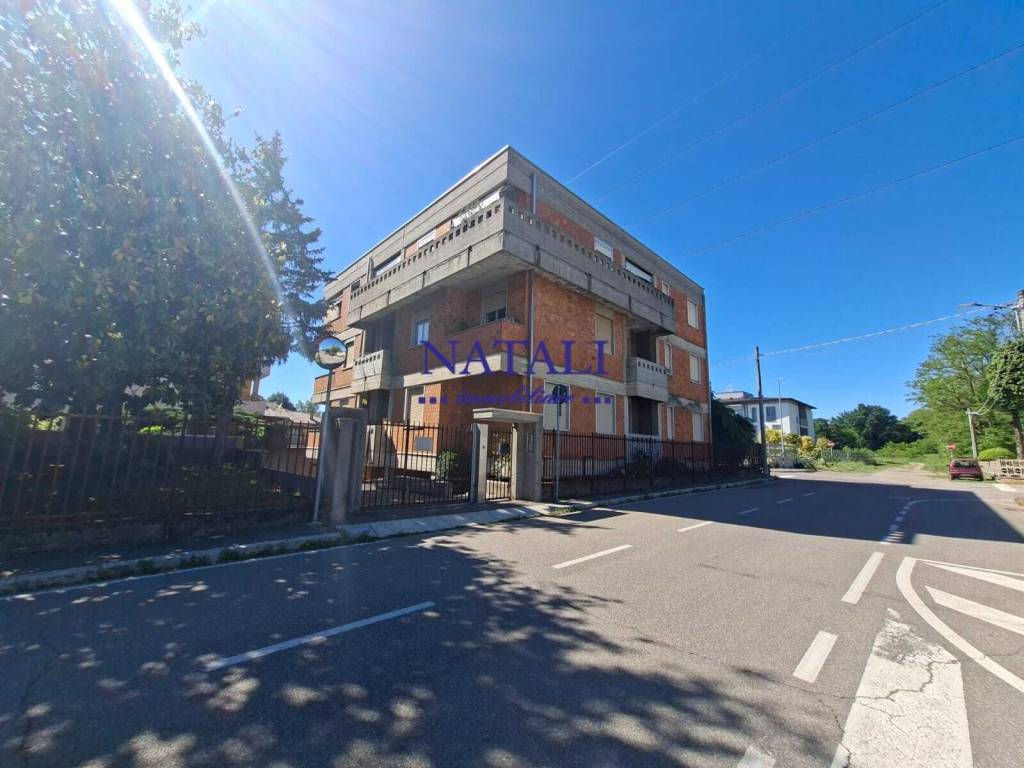 appartamento in vendita a Cairate