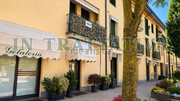 appartamento in vendita a Cairate in zona Bolladello