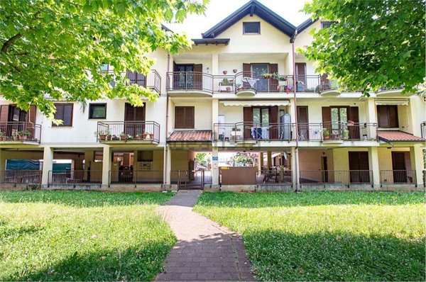 appartamento in vendita a Cairate in zona Bolladello
