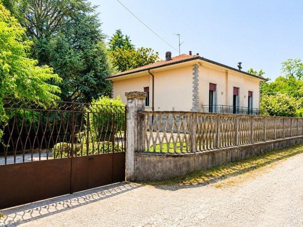 casa indipendente in vendita a Cairate