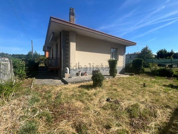casa indipendente in vendita a Cairate in zona Bolladello