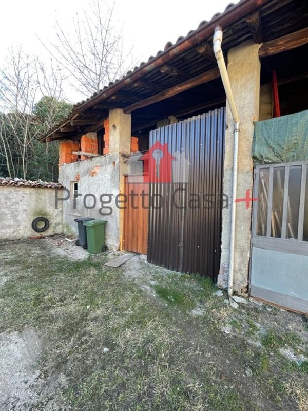 appartamento in vendita a Cairate