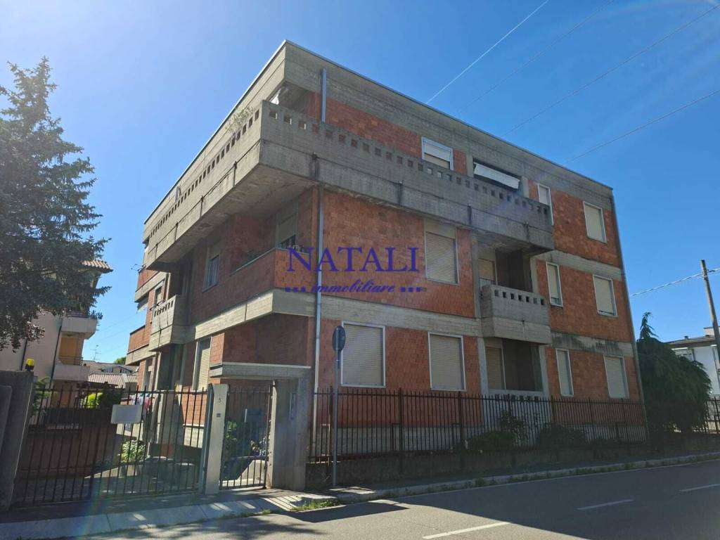 appartamento in vendita a Cairate