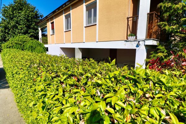 casa indipendente in vendita a Cairate in zona Bolladello
