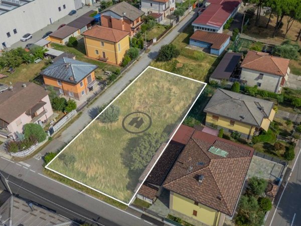 terreno in vendita a Cairate in zona Bolladello
