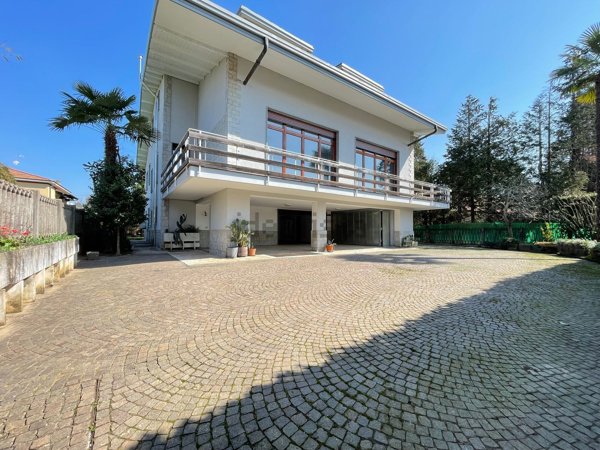 casa indipendente in vendita a Cairate in zona Bolladello