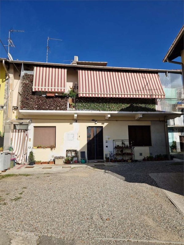 appartamento in vendita a Cairate