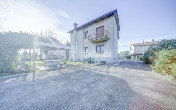 casa indipendente in vendita a Cairate in zona Bolladello