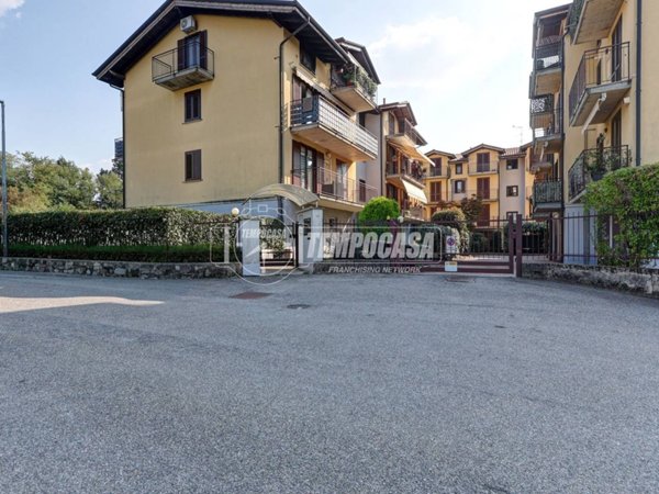 appartamento in vendita a Cairate in zona Bolladello