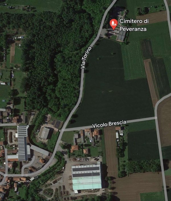terreno in vendita a Cairate in zona Peveranza