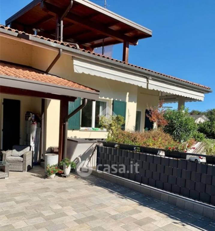 casa indipendente in vendita a Cantello in zona Gaggiolo