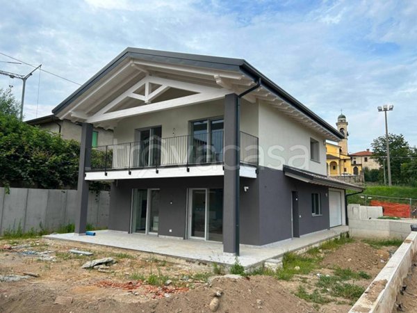 casa indipendente in vendita a Cantello