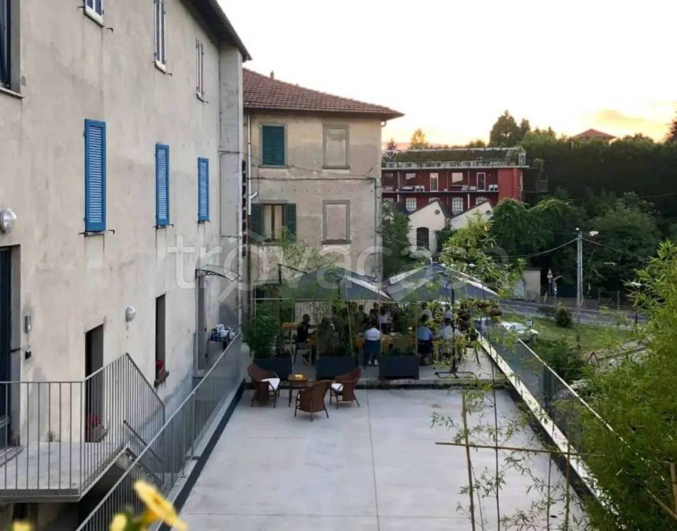 negozio in vendita a Cantello