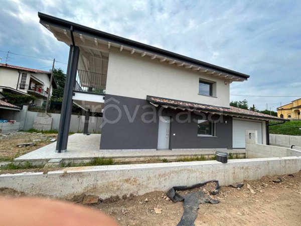 casa indipendente in vendita a Cantello