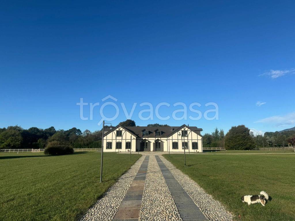 casa indipendente in vendita a Cantello