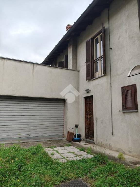 casa indipendente in vendita a Cantello