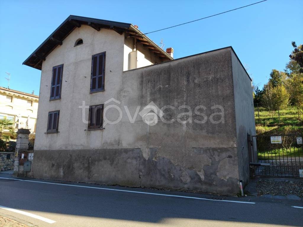casa indipendente in vendita a Cantello