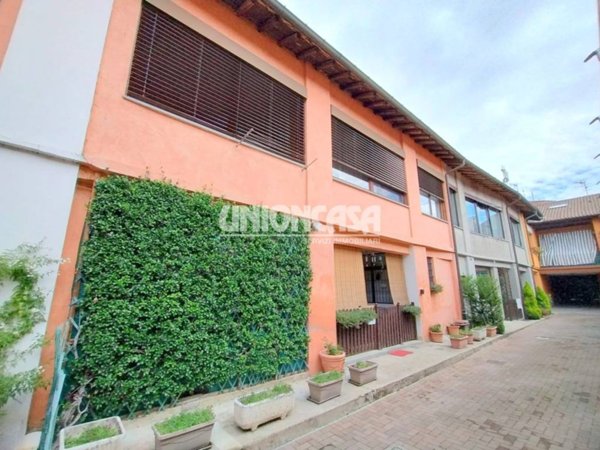 casa indipendente in vendita a Cantello in zona Gaggiolo