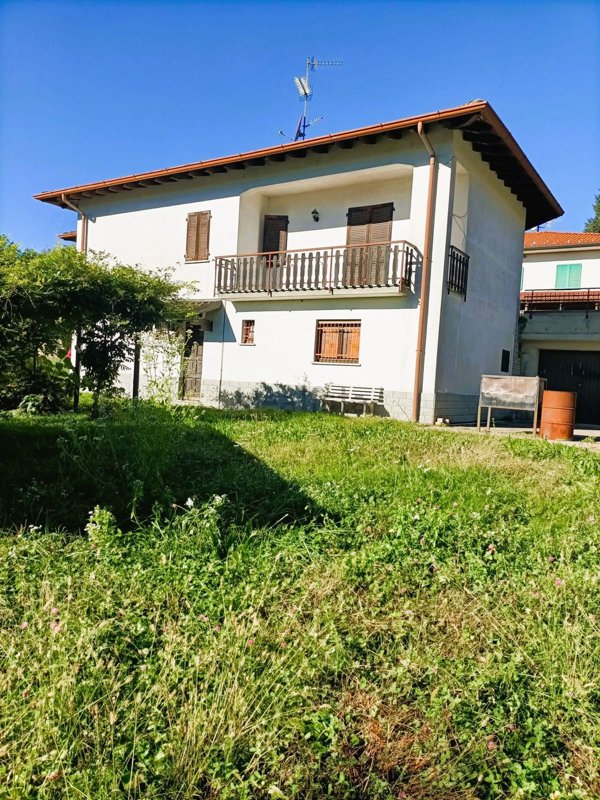 casa indipendente in vendita a Cantello