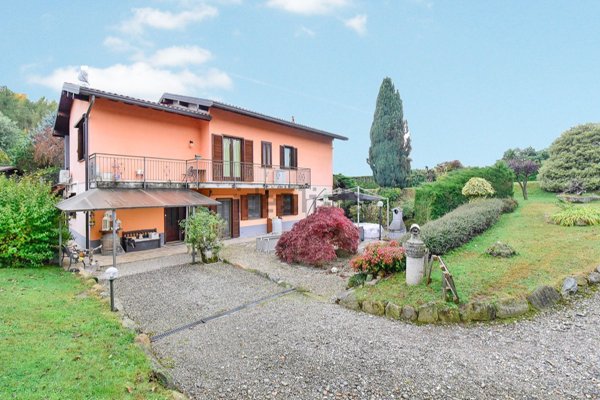 casa indipendente in vendita a Cantello