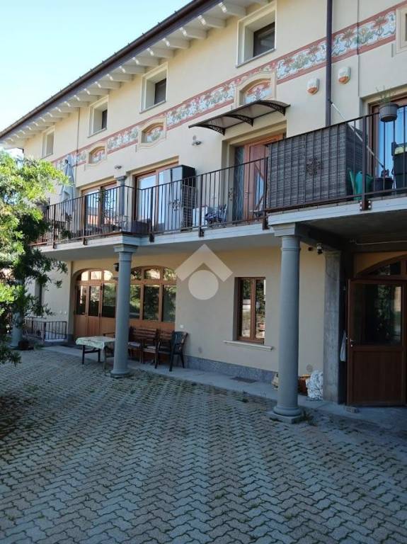 appartamento in vendita a Cantello in zona Gaggiolo