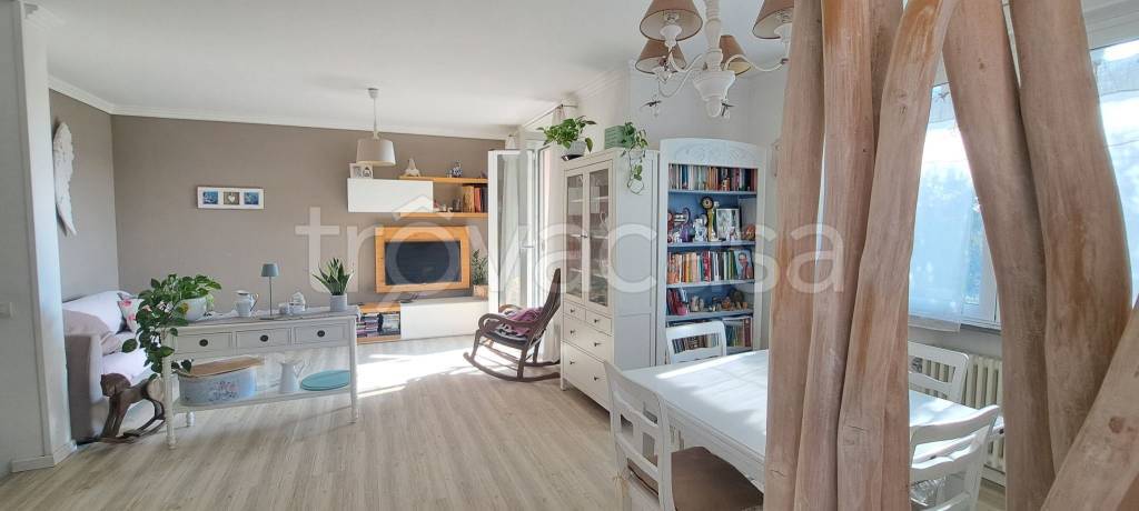 casa indipendente in vendita a Cantello