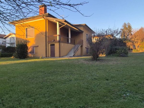 casa indipendente in vendita a Cantello