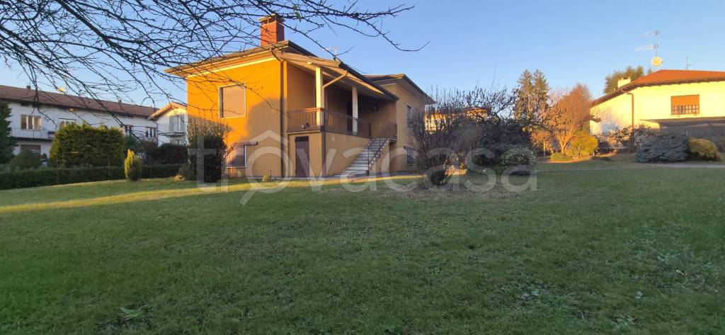 casa indipendente in vendita a Cantello