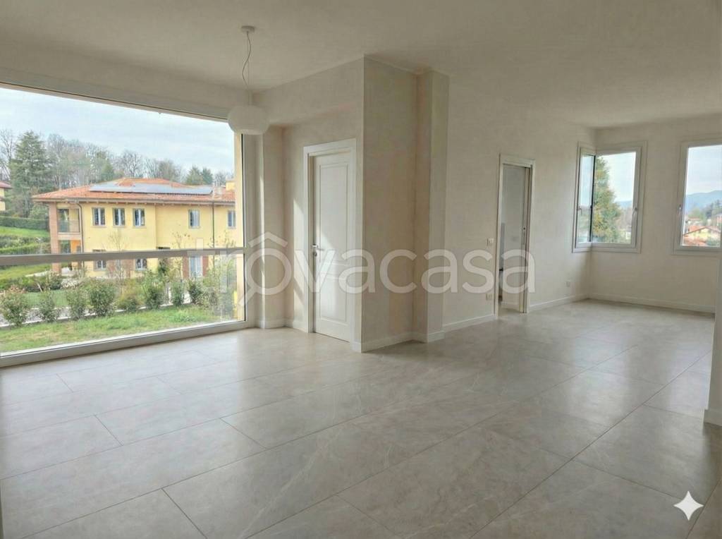 casa indipendente in vendita a Cantello