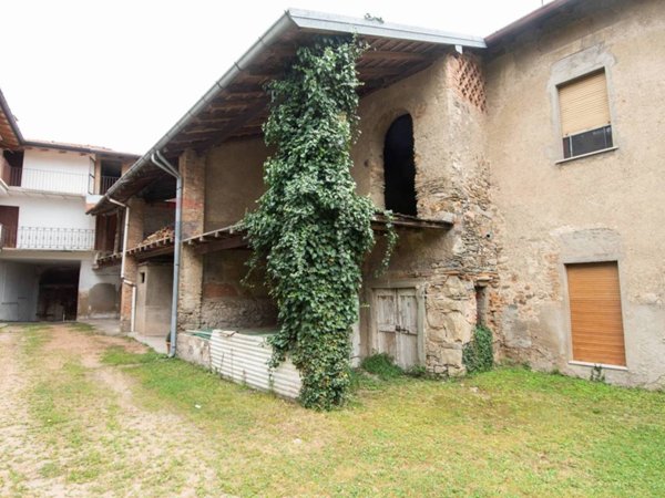 casale in vendita a Cantello