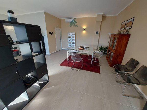 negozio in vendita a Cantello