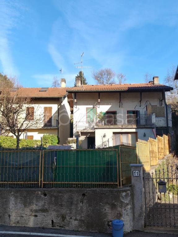 casa indipendente in vendita a Cantello in zona Gaggiolo