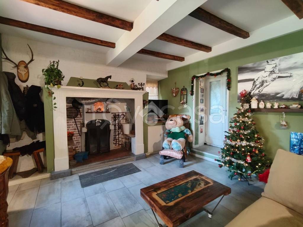 casa indipendente in vendita a Cantello in zona Gaggiolo