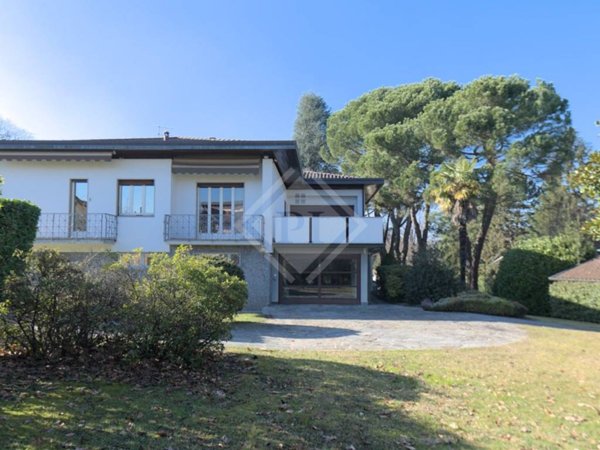 casa indipendente in vendita a Cantello