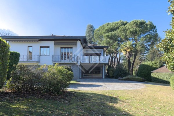 casa indipendente in vendita a Cantello