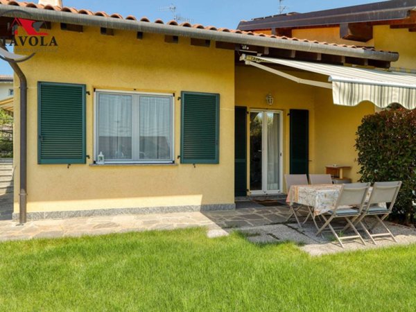 casa indipendente in vendita a Cantello