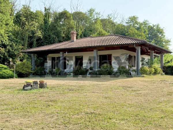casa indipendente in vendita a Cantello