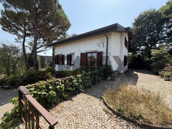 casa indipendente in vendita a Cantello