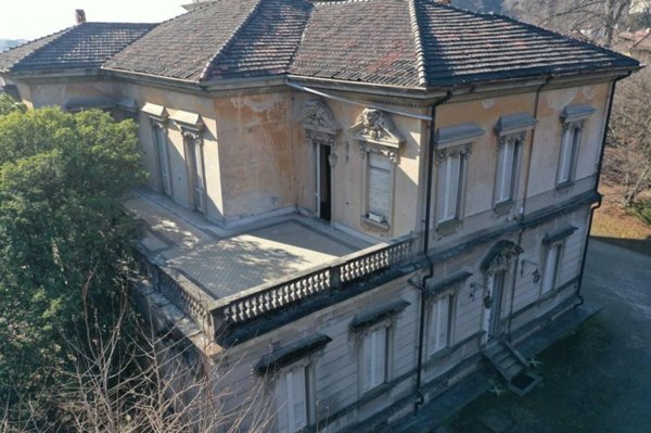 villa in vendita a Caravate in zona Canton Chiedo
