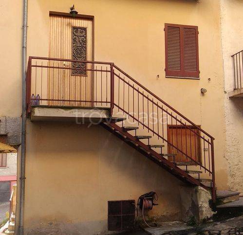 appartamento in vendita a Caravate