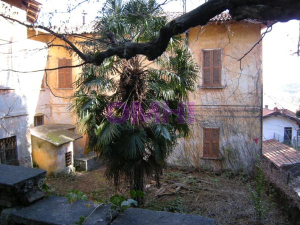 casa indipendente in vendita a Caravate