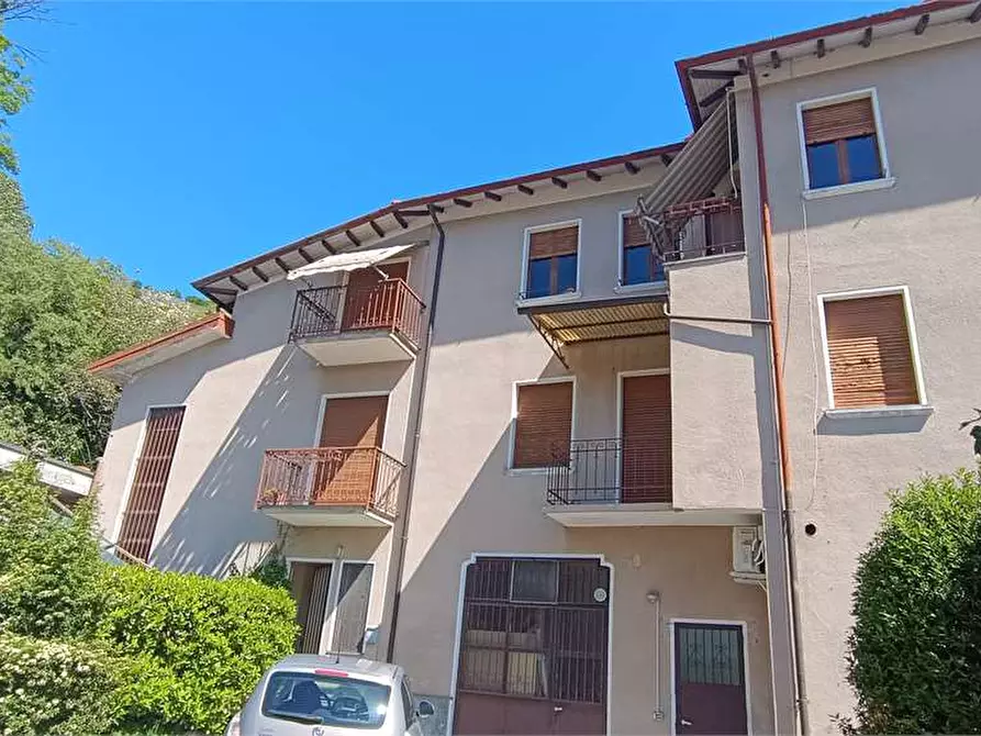 appartamento in vendita a Caravate