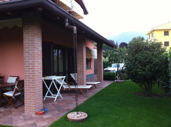 casa indipendente in vendita a Caravate